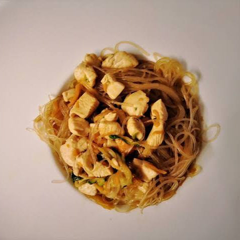510. SPAGHETTI DI SOIA & POLLO