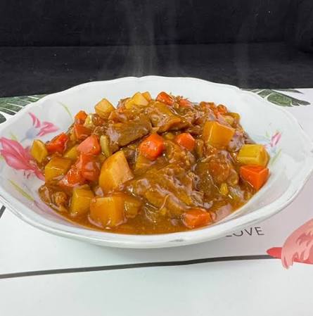 564. MANZO AL CURRY