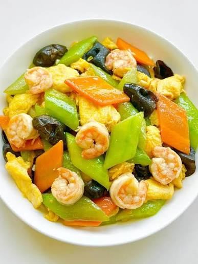 571. GAMBERI CON VERDURE MISTE